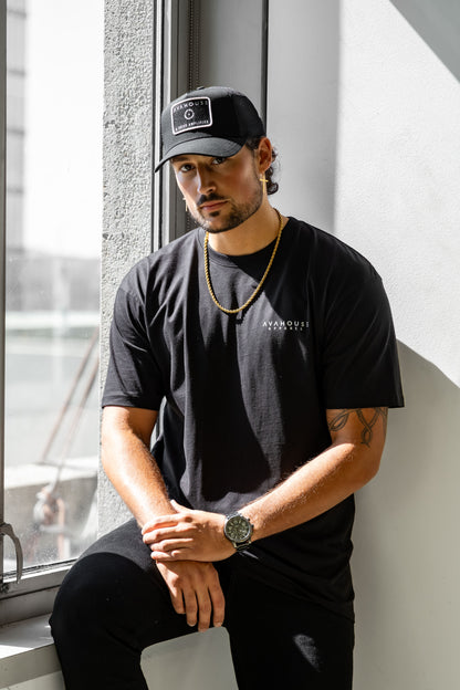 AVAHOUSE Black Classic Tee